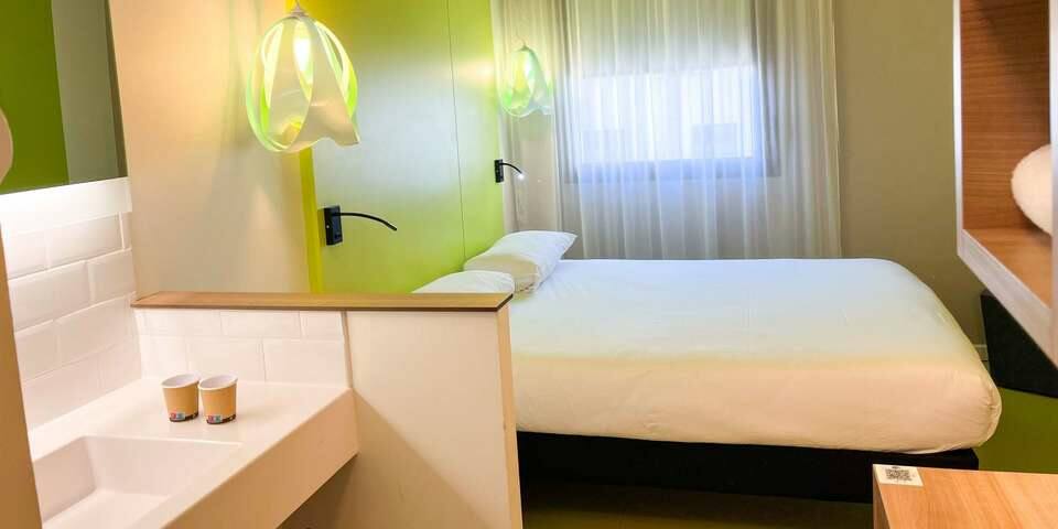 ibis Styles Nîmes Gare Centre — chambre