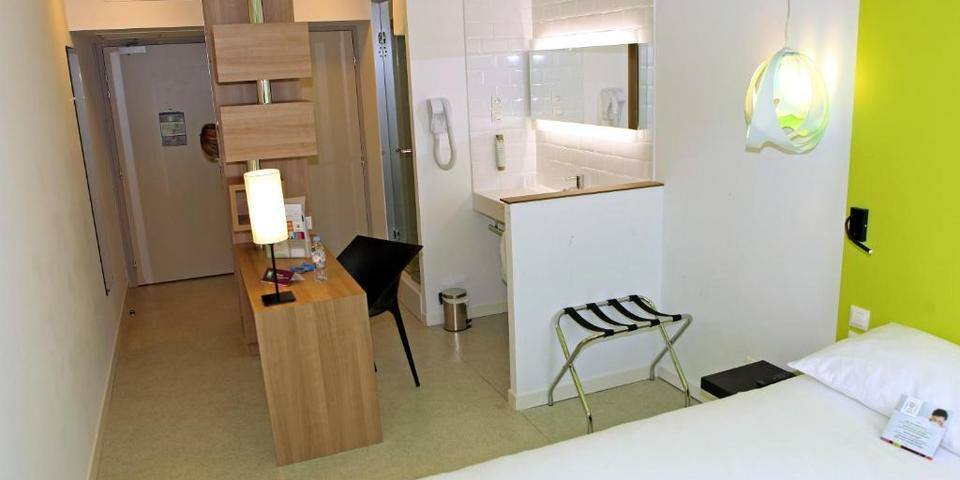 ibis Styles Nîmes Gare Centre — chambre