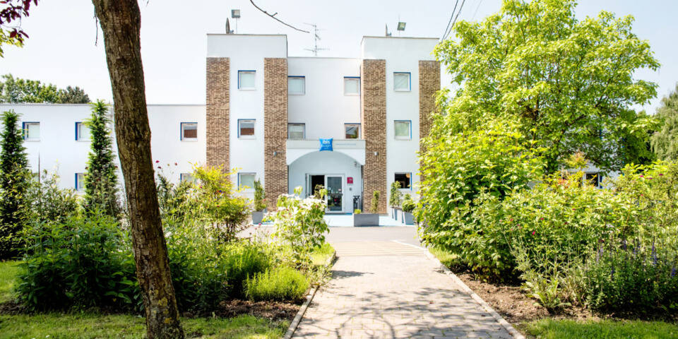 Ibis Styles Valenciennes Petite Forêt — master