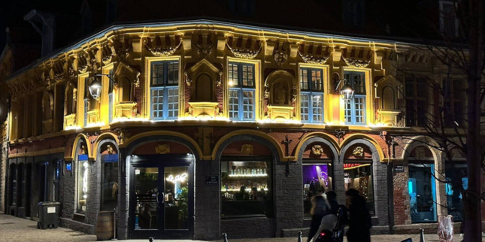 Joker Cocktails & Bar — facade