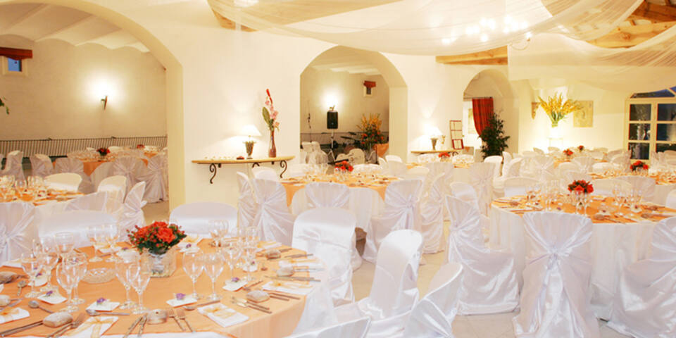 La Bergerie du Château La Vernède — salles_reunion
