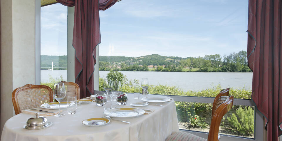 restaurant