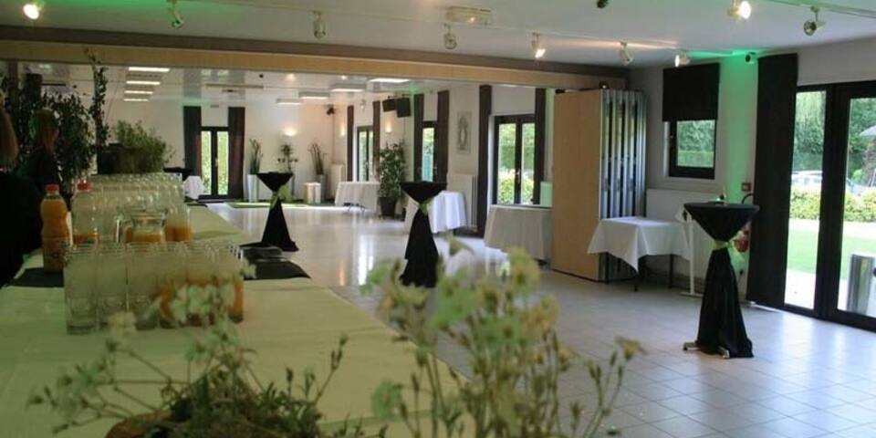 Le Chalet de la Pépinière — salles_reunion