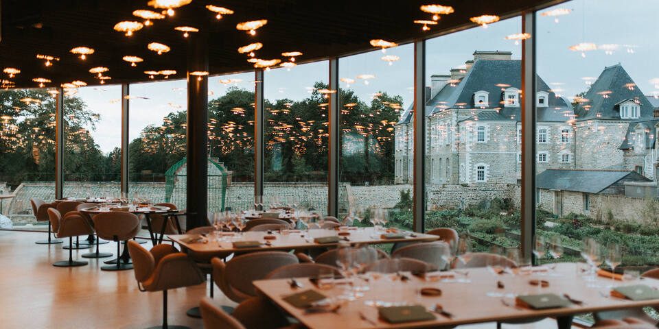restaurant