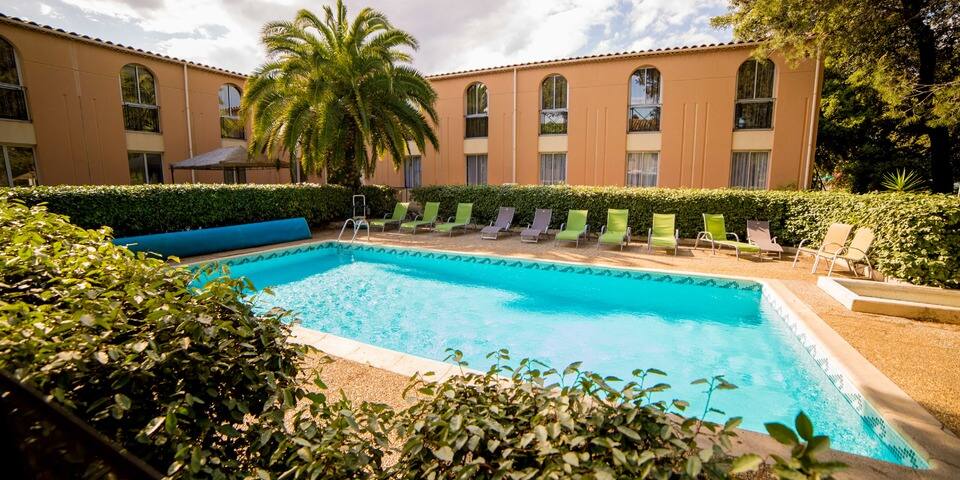 Le Clos de l'Aube Rouge — divers