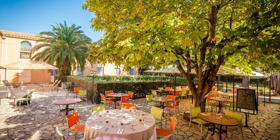 Le Clos de l'Aube Rouge — restaurant
