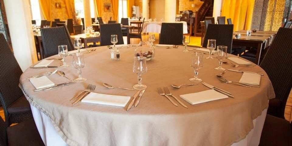 Le Clos de l'Aube Rouge — restaurant