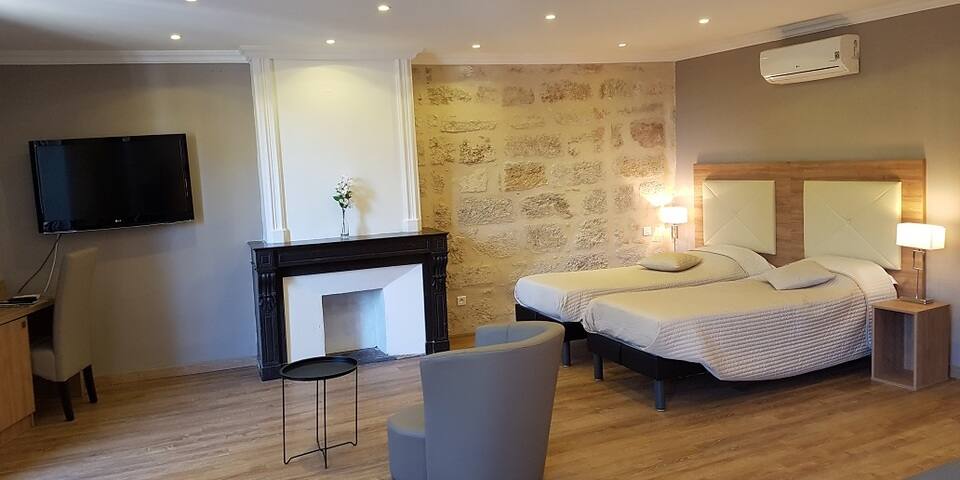 Le grand hôtel molière — chambre