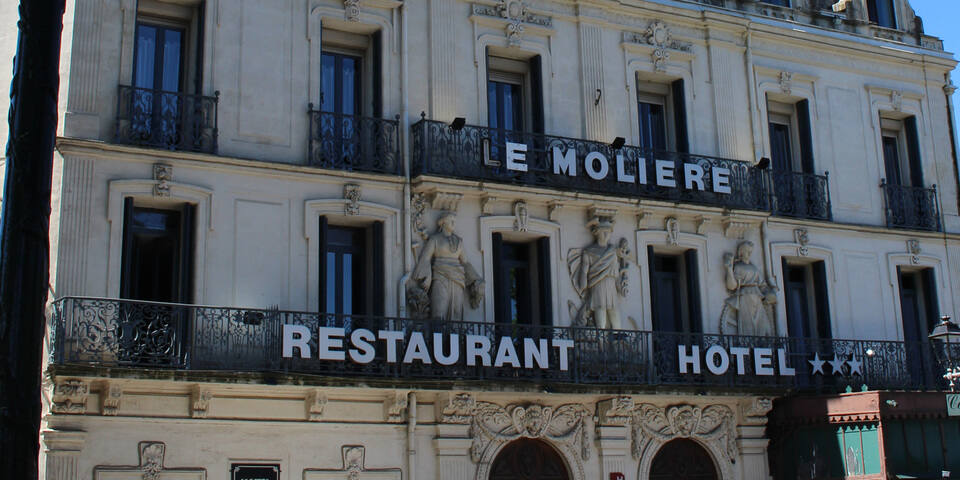 Le grand hôtel molière — facade