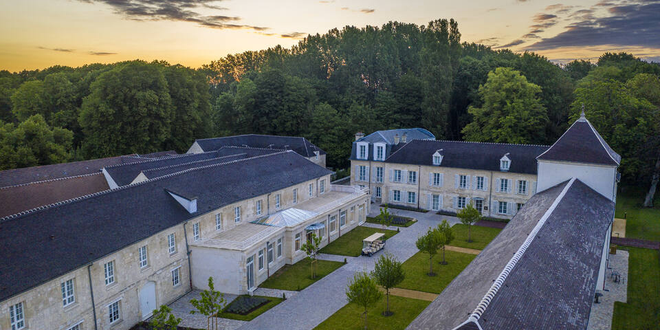 Le Grand Pavillon Chantilly - facade