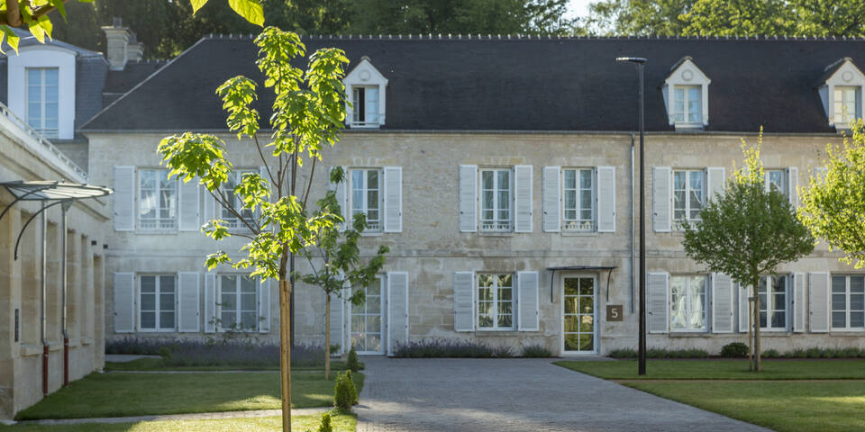 Le Grand Pavillon Chantilly - facade