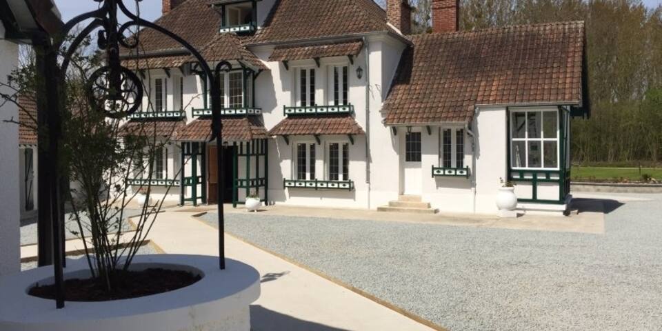 Le manoir des Essarts - facade