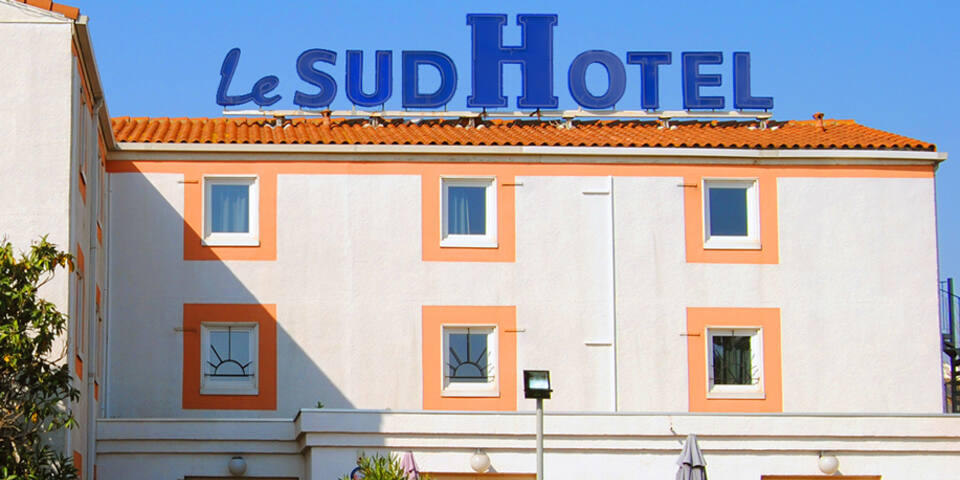 Le Sud Hôtel — facade