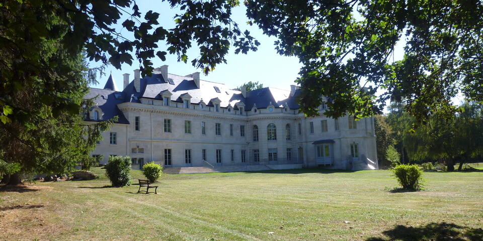 Les Salles du Château de Lamorlaye - facade