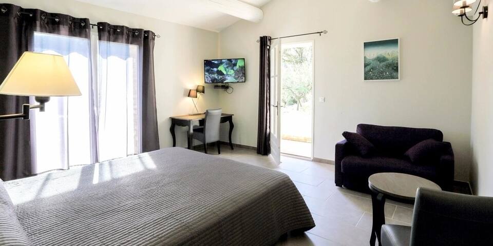 Logis Hôtel le Pradinas — chambre