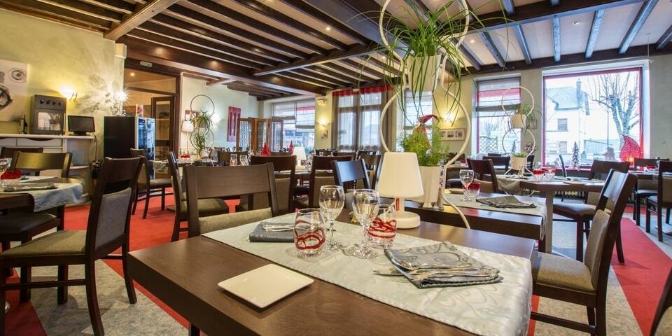 Logis Hôtel le Pradinas — restaurant