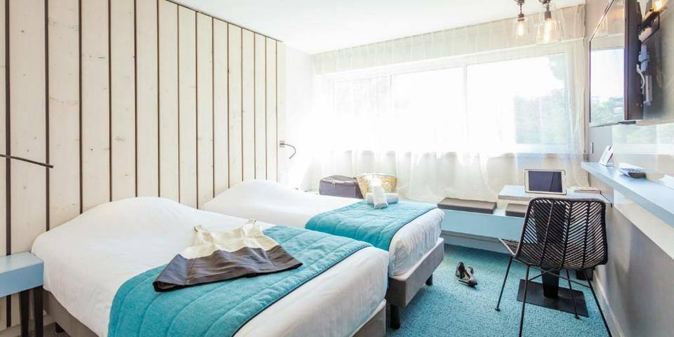 Logis Hôtel Operalia les Pins — chambre