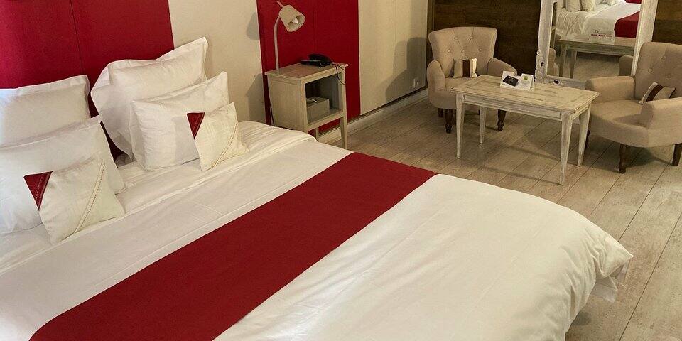 Logis les Aubuns Country Hôtel — chambre