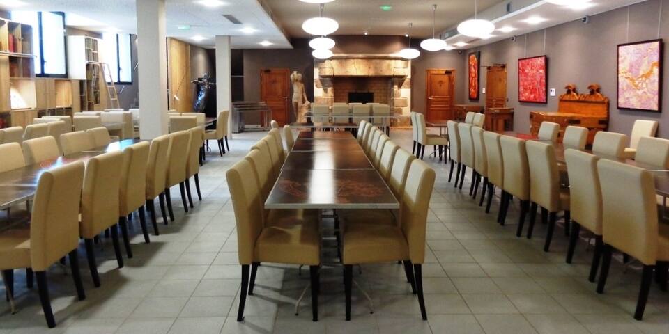 restaurant