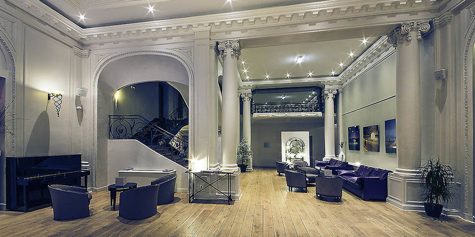 Mercure Lille Roubaix Grand Hotel — facade