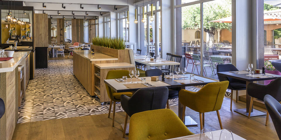 restaurant