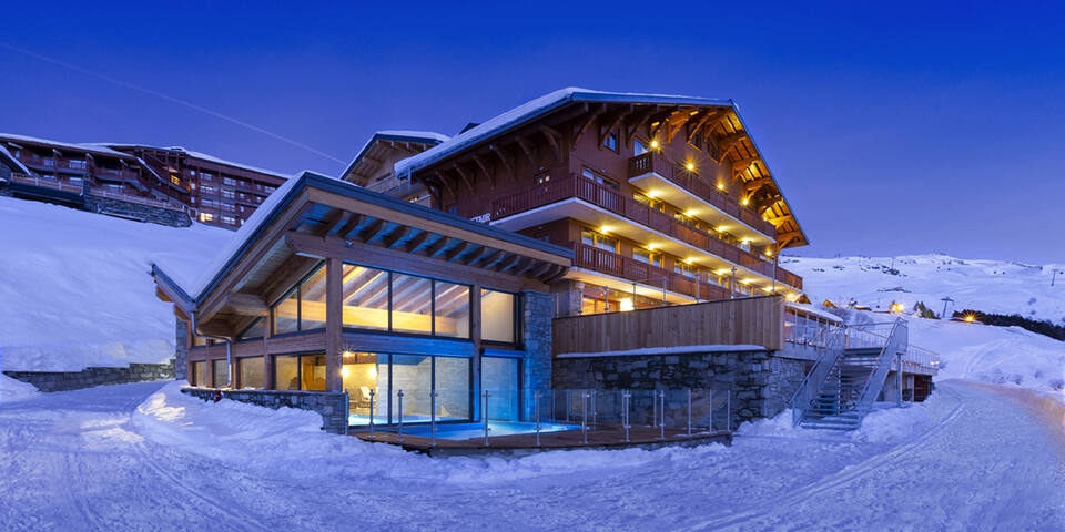 Ours Blanc Hotel & Spa — facade