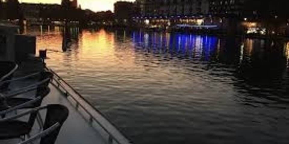 Péniche Anna Maria 4 — master