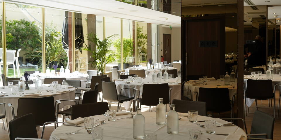 restaurant