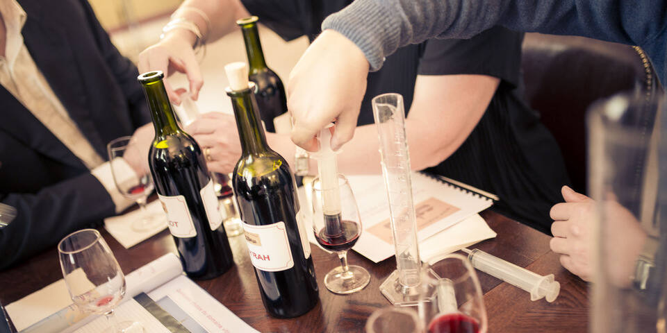 Team Building Vin - Wine Making Academy