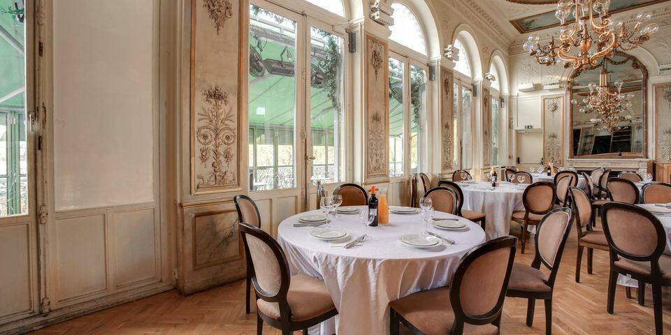 restaurant
