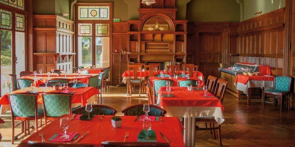 restaurant